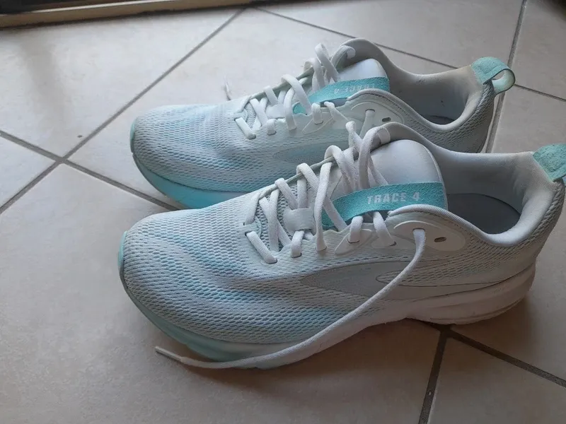 Brooks Trace 4 Running Shoes de segunda mano