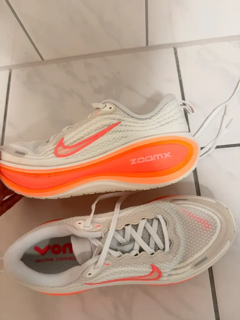Gebrauchtes Nike Vomero Plus Running Shoes