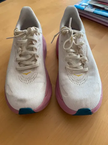 Used Hoka Arahi 8 bike — image 2 of 4