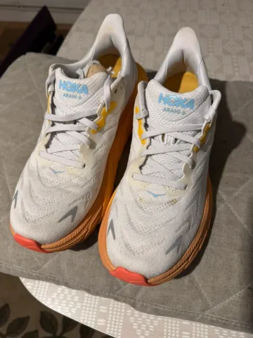 Hoka Arahi 6 Wide bike usato — immagine 3 di 9