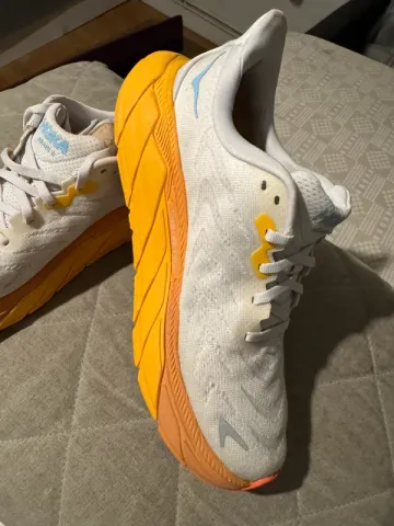 Hoka Arahi 6 Wide bike usato — immagine 4 di 9