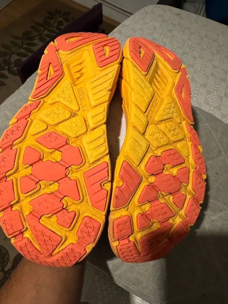 Hoka Arahi 6 Wide bike usato — immagine 9 di 9