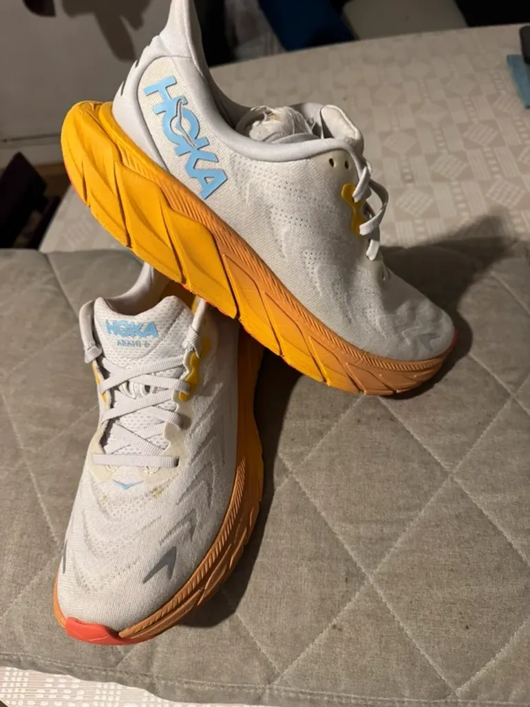Hoka Arahi 6 Wide bike usato — immagine 2 di 9