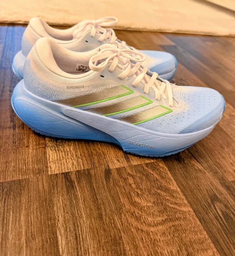 Tweedehands Supernova Rise 3 Running Shoes