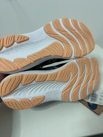 Asics Running Shoes bike usato — immagine 5 di 6