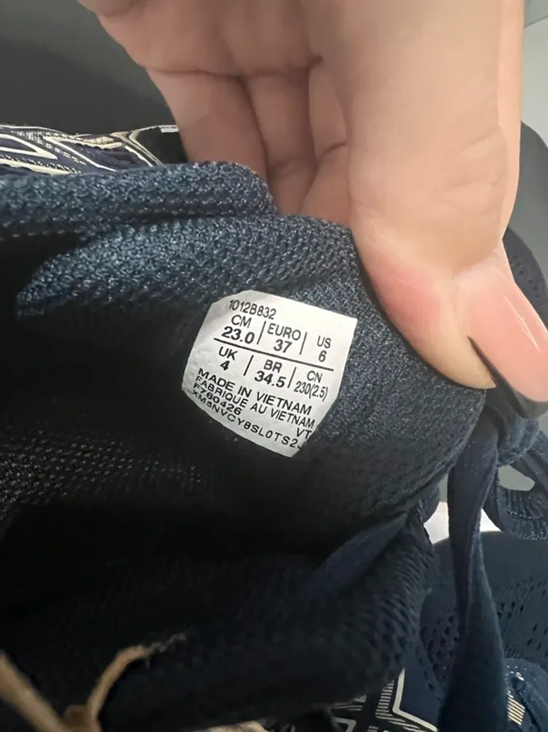 Asics Gymnastics Shoes bike usato — immagine 6 di 6