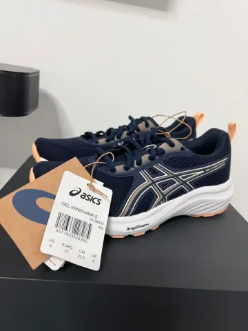 Asics Gymnastics Shoes bike usato — immagine 2 di 6