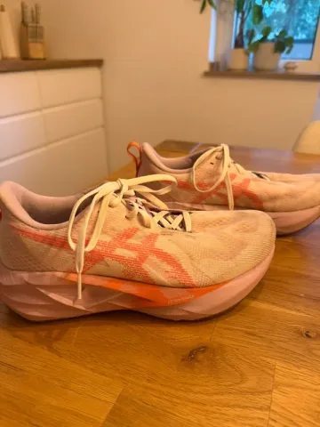 Käytetty Asics Novablast 5 bike — kuva 3 / 8