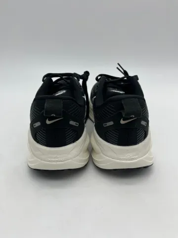 Used Nike Zoom Vomero 18 bike — image 4 of 6