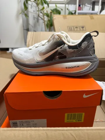 Used Nike Vomero 18 bike — image 1 of 3