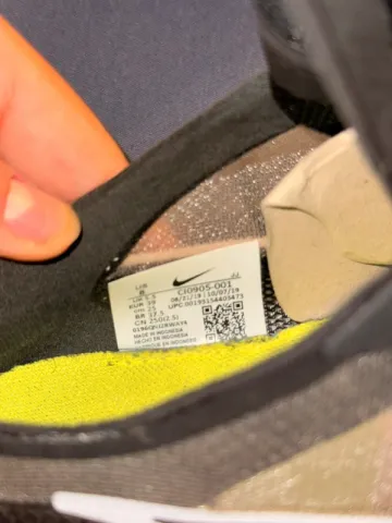 Used Nike Running Shoes bike — image 7 of 8