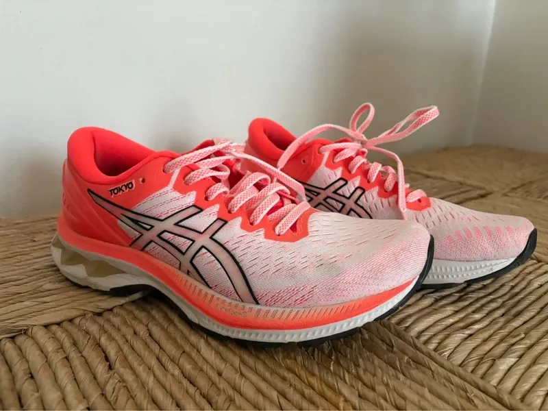 Used White Gel-Kayano 27 Running Shoes
