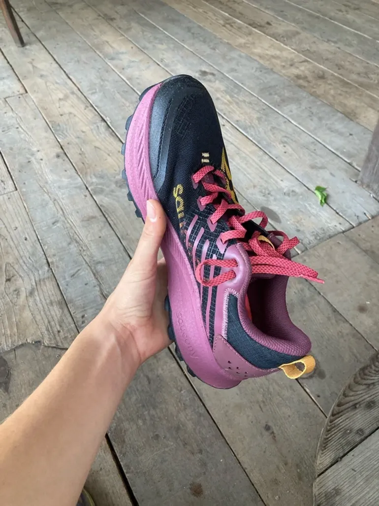 Used Saucony Trail Running Shoes bike — image 6 of 7