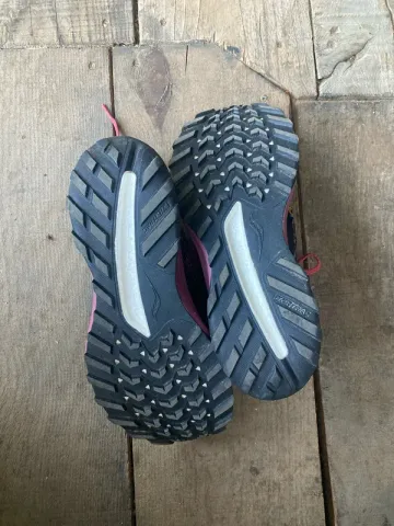 Used Saucony Trail Running Shoes bike — image 4 of 7