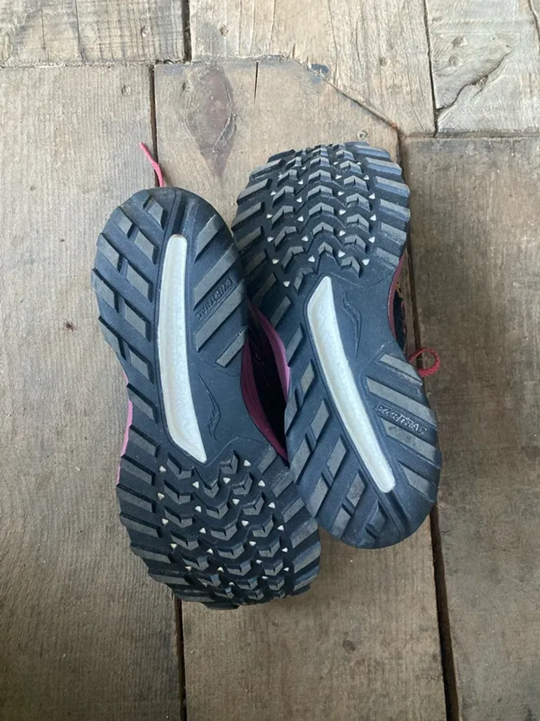 Used Saucony Trail Running Shoes bike — image 4 of 7