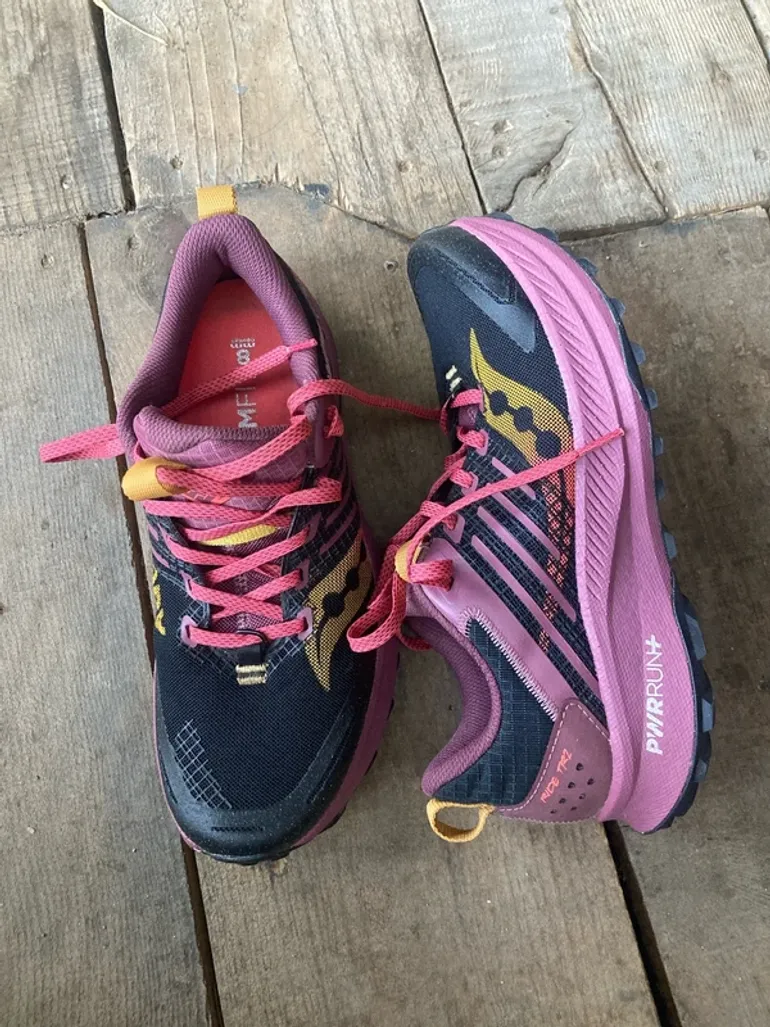 Used Saucony Trail Running Shoes bike — image 3 of 7