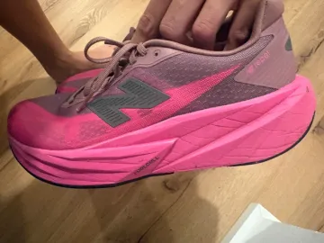 Used New Balance FuelCell Rebel v5 bike — image 3 of 4
