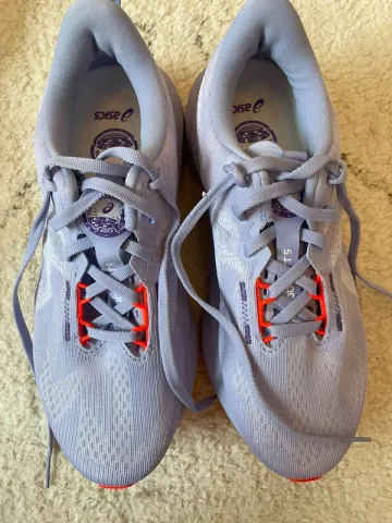 Brugt Asics Novablast 5 Tokyo 2025 bike — billede 2 af 8