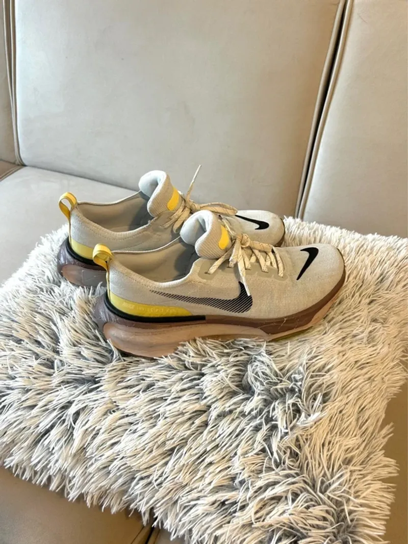 Używany Lauf Zoomx Invincible Run FK 3 Running Shoes