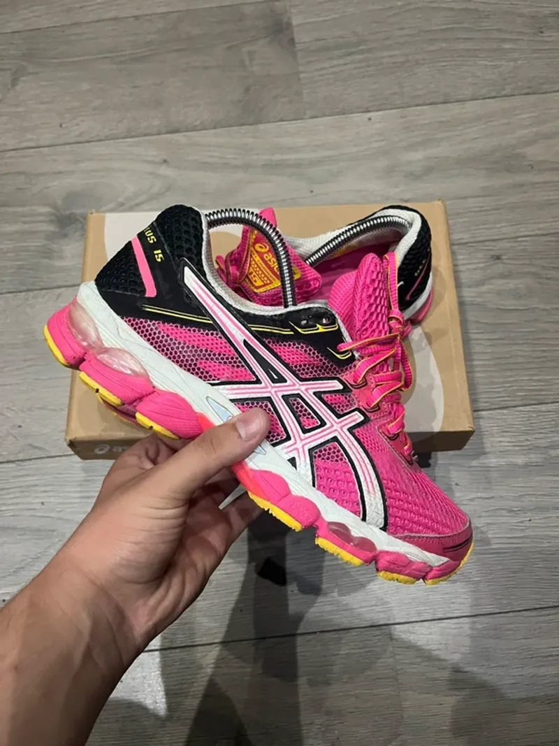 Used Premium Gel-Cumulus 15 Running Shoes