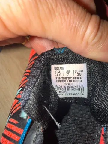 Used Asics Trail Running Shoes bike — image 3 of 3