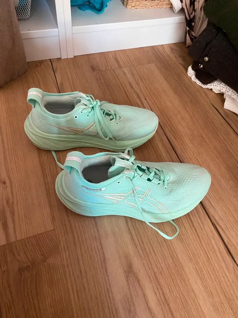 Used Asics Nimbus bike — image 2 of 3