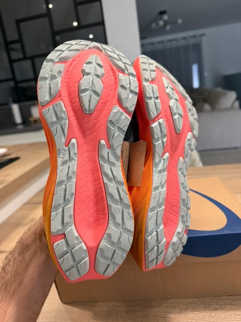 Asics Novablast 3 bike d'occasion — image 3 sur 5