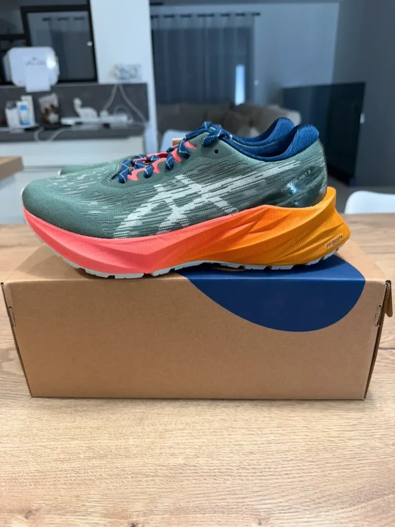 Used Asics Novablast 3 Running Shoes
