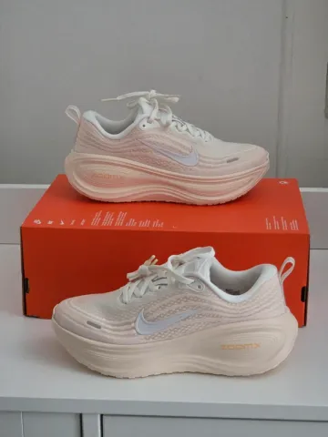 Tweedehands Asics Vomero Plus bike — afbeelding 1 van 7