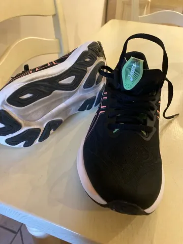Used Asics GT 2000 14 bike — image 2 of 5