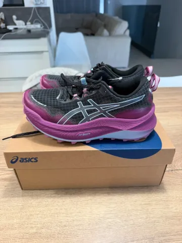 Used Asics Trabuco Max 3 bike — image 1 of 5