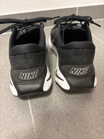 Used Nike Laufschuhe bike — image 4 of 5