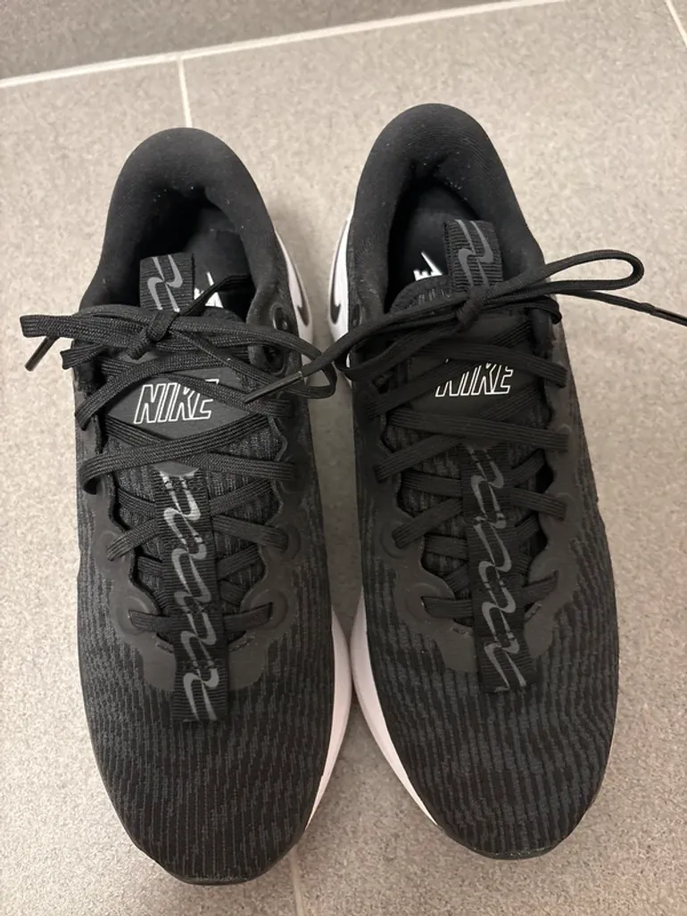 Used Nike Laufschuhe bike — image 2 of 5