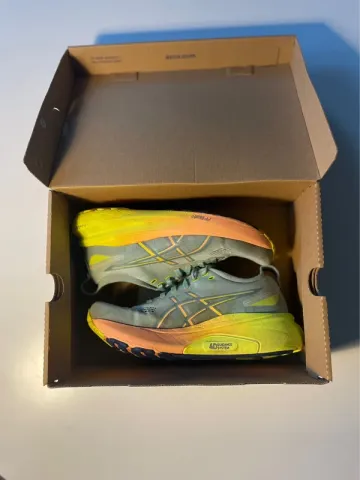 Used Asics Gel-Kayano 31 Paris 2024 bike — image 7 of 8