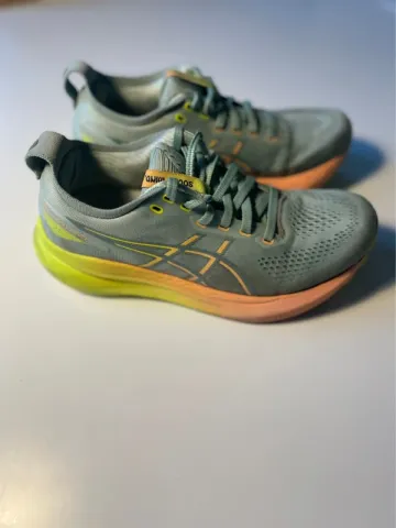 Used Asics Gel-Kayano 31 Paris 2024 bike — image 2 of 8