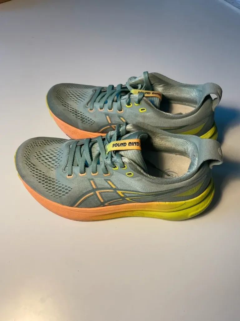 Used Asics Gel-Kayano 31 Paris 2024 bike — image 4 of 8