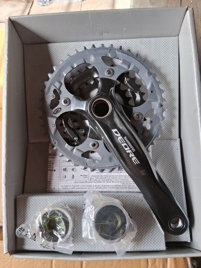 Gebrauchtes Shimano Crankset FC-M590 Drivetrain & Pedals