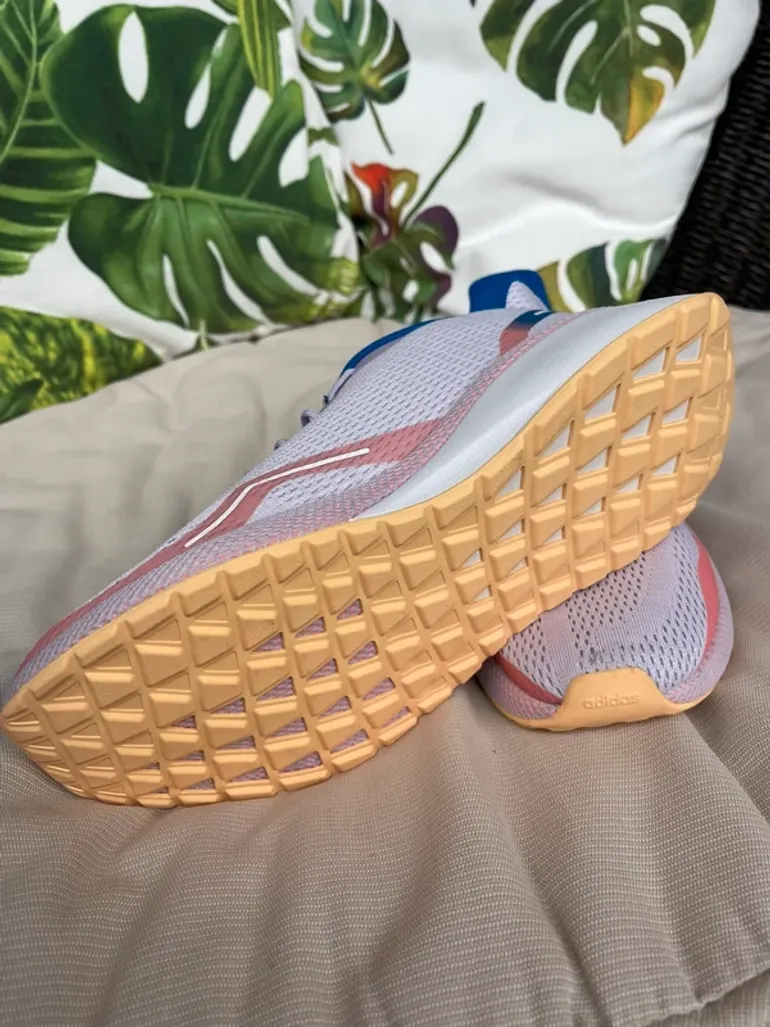 Used Adidas sneakers bike — image 2 of 5