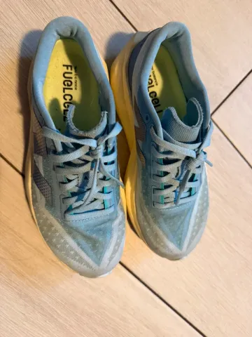 Used New Balance FuelCell Rebel 4 bike — image 2 of 10