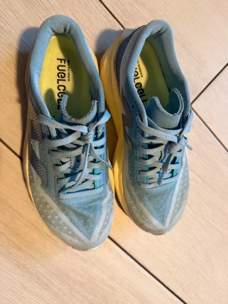 Used New Balance FuelCell Rebel 4 bike — image 2 of 10