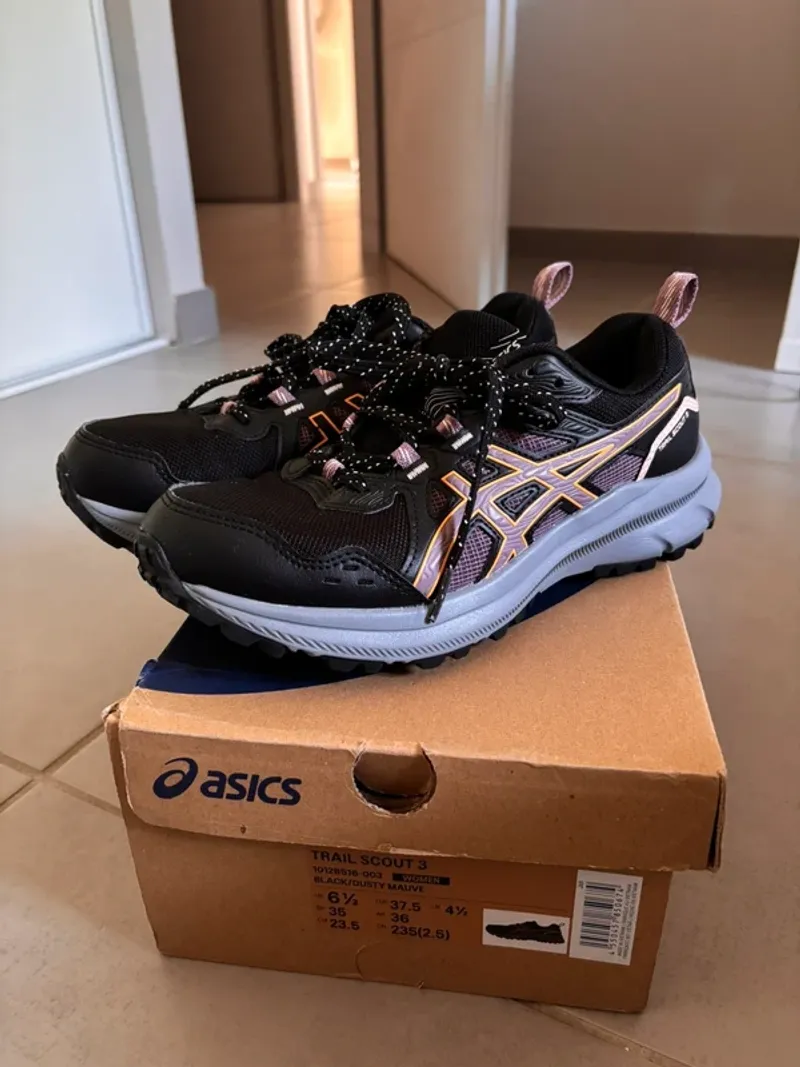 Używany Asics Running Shoes Running Shoes