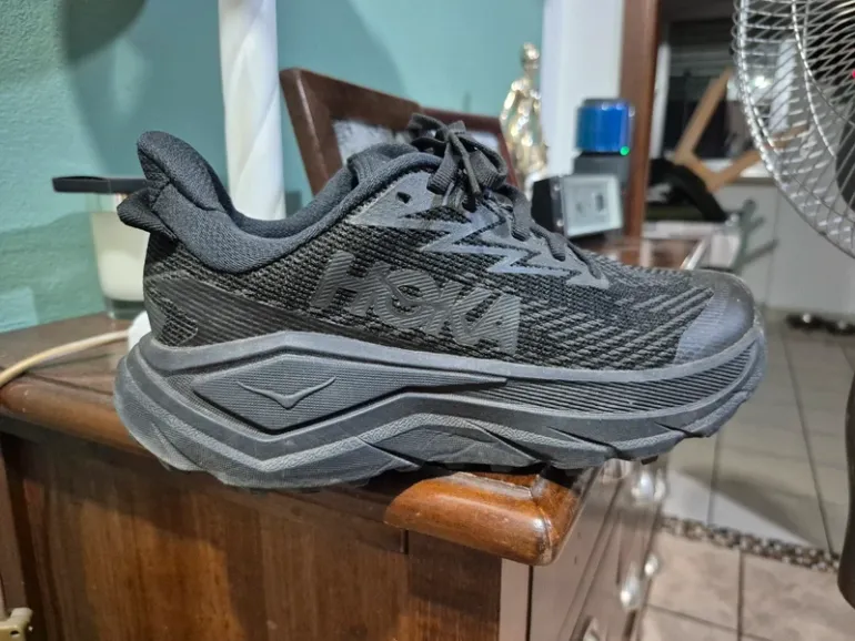 Used Hoka Trailrunning Shoes 2026 bike — image 3 of 4