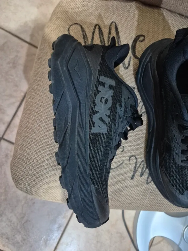 Used Hoka Trailrunning Shoes 2026 bike — image 2 of 4