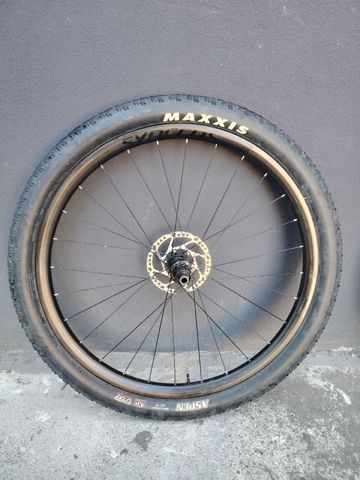 Used Syncros X-28 TR Wheels 2026 bike — image 4 of 10