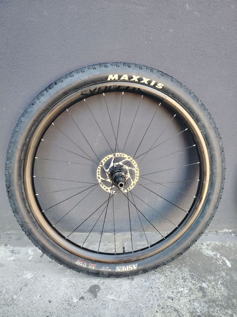 Used Syncros X-28 TR Wheels 2026 bike — image 4 of 10