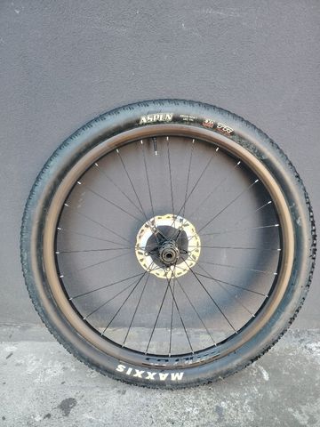 Used Syncros X-28 TR Wheels 2026 bike — image 9 of 10