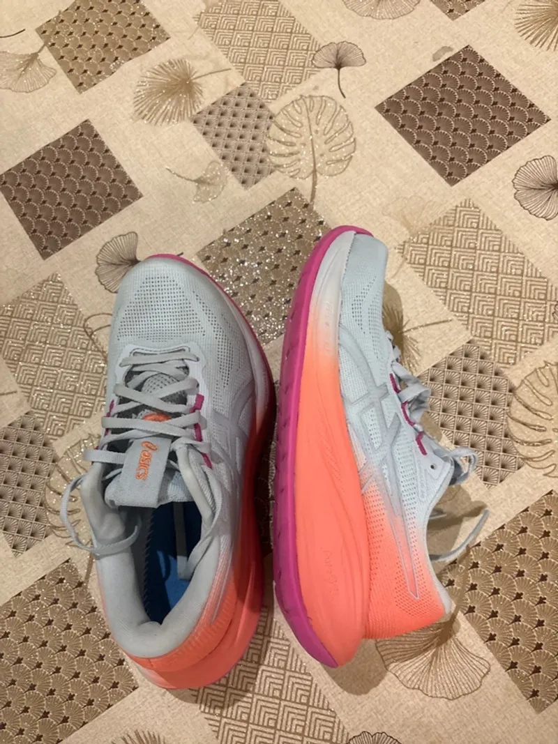 Brugt Asics Gel-Cumulus Running Shoes