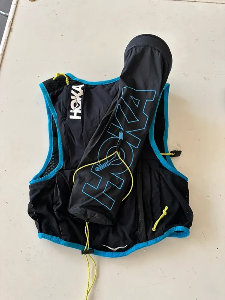 Used Hoka Trail Running Gilet 10l bike — image 4 of 6
