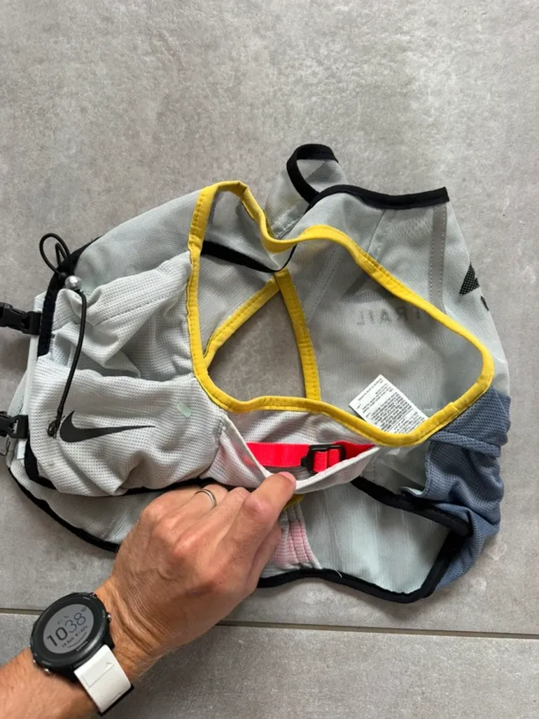 Used Nike Trail Hydration Vest bike — image 3 of 4