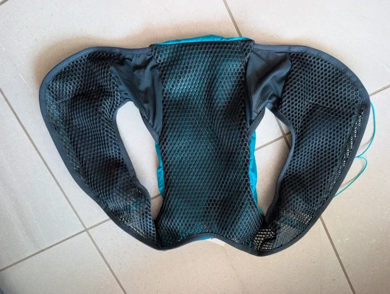 Salomon Hydration Vest 8L bike usato — immagine 2 di 3